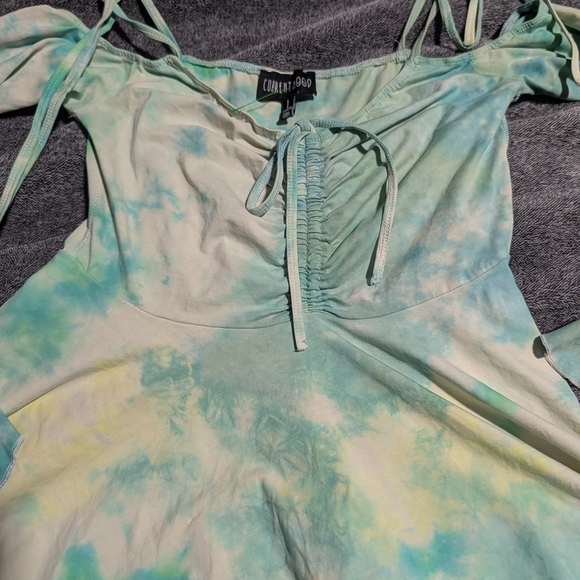 Current Mood Asymmetrical Dress in Green and Yellow - Picture 3 of 12